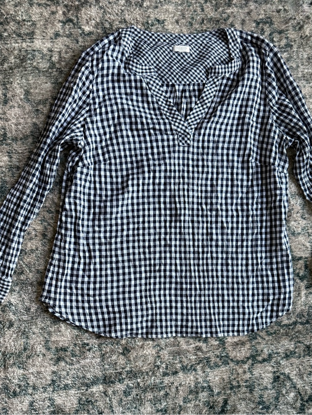 Vintage Gingham Button-Front Long-Sleeve Top